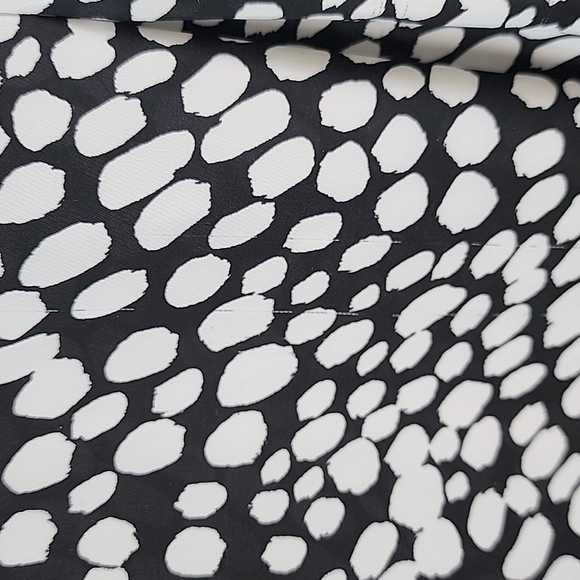 Ophelia Rose black white print vneck blouse Size 2X - Picture 3 of 7